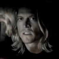 Wes Scantlin (Puddle of Mudd) : Retranché chez lui, une armée pour l'interpeller