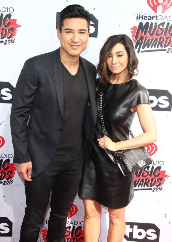 Mario Lopez et sa femme Courtney Mazza  à la soirée des iHeartRadio Music Awards à Inglewood, le 3 avril 2016.