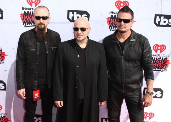 Le groupe Disturbed  à la soirée des iHeartRadio Music Awards à Inglewood, le 3 avril 2016.