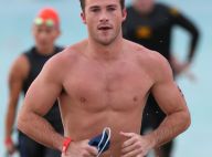 Scott Eastwood torse nu : Le fils de Clint sort les muscles