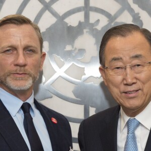 Daniel Craig, nommé premier Mandataire mondial des Nations Unies pour l'élimination des mines et engins explosifs, a été reçu par le secrétaire général Ban Ki-moon à l'ONU à New York le 4 avril 2016
