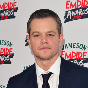 Matt Damon (prix du meilleur acteur) lors des "Empire Film Awards" à l'hôtel The Grosvenor House à Londres, le 20 mars 2016.