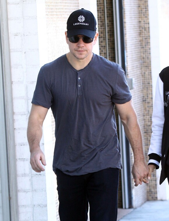 Matt Damon et sa femme Luciana Barroso vont déjeuner au restaurant après leur cours de gym à Los Angeles, le 8 décembre 2015.