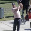 Exclusif - L'acteur Josh Duhamel s'entraîne sur un practice de golf à Bel-air en Californie le 31Mars 2016.