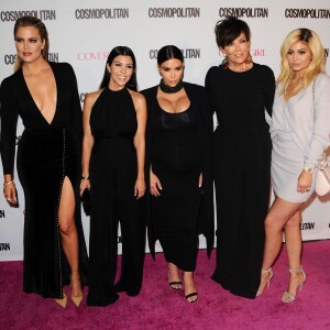 Khloé, Kourtney Kardashian, Kim Kardashian, Kris et Kylie Jenner à West Hollywood, Los Angeles, le 12 octobre 2015.