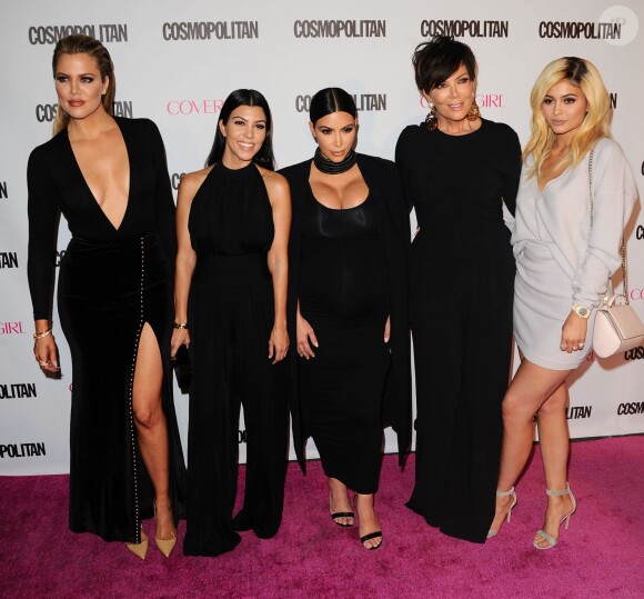 Khloé, Kourtney Kardashian, Kim Kardashian, Kris et Kylie Jenner à West Hollywood, Los Angeles, le 12 octobre 2015.