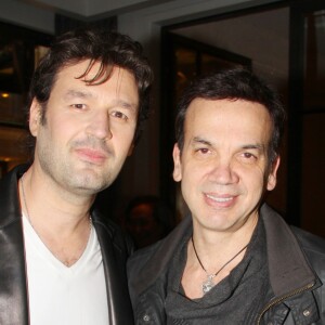 Jean-Pierre Danel et Jean-Félix Lalanne - Jean-Pierre Danel reçoit son disque d'or du DVD pour "Guitar Tribute" lors d'une soirée à l'hôtel Burgundy à Paris, le 7 avril 2016. © Baldini/Bestimage