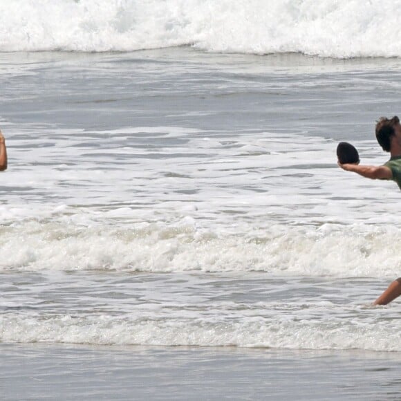 Exclusif - Gisele Bündchen et son mari Tom Brady en vacances au Costa Rica le 27 mars 2016.