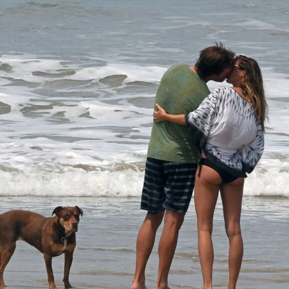 Exclusif - Gisele Bündchen et son mari Tom Brady en vacances au Costa Rica le 27 mars 2016.