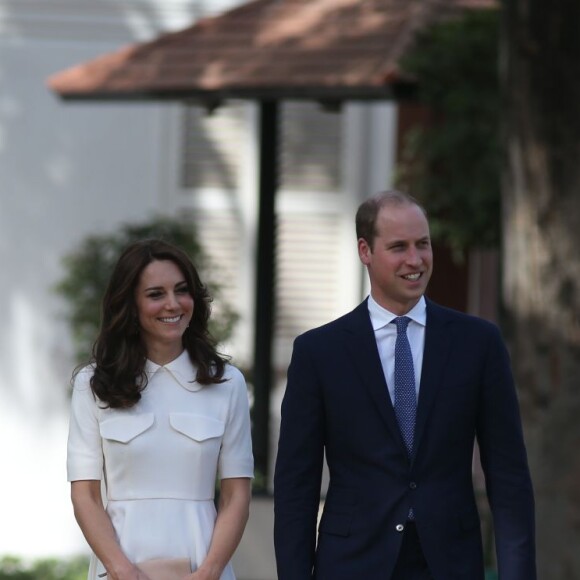 Le prince William, duc de Cambridge, et Kate Catherine Middleton, duchesse de Cambridge, visitent le musée Gandhi Smriti à New Delhi, avant d'aller se recueillir sur le mémorial de Mahatma Gandhi, à l'occasion de leur voyage en Inde. Le 11 avril 2016  The Duke and Duchess of Cambridge pay their respects at Gandhi Smriti in New Dehli, India, the place where Mahatma Gandhi's life ended on 30 January 1948.11/04/2016 - New Dehli