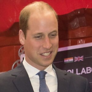 Le prince William, duc de Cambridge et Catherine Kate Middleton, duchesse de Cambridge, ont visité "The Social", un café et un espace de travail collectif dans la matinée à Bombay, le 11 avril 2016 où ils ont rencontrés de jeunes entrepreneurs avant de s'envoler pour New Delhi, pendant leur visite officielle en Inde.  Britain's Prince William, Duke of Cambridge and Catherine Duchess of Cambridge, in the morning met emerging young business talent at "The Social" in Mumbai on April 11, 2016 before flying to the Capitol, New Delhi. The Social, Mumbai, is a café and collaborative work space.11/04/2016 - Bombay