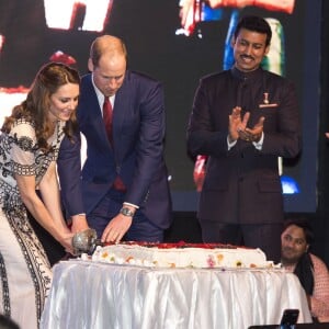 Le duc et la duchesse de Cambridge prenaient part le 11 avril 2016 à une garden party à la résidence du haut commissaire britannique à New Delhi au deuxième soir de leur tournée en Inde.