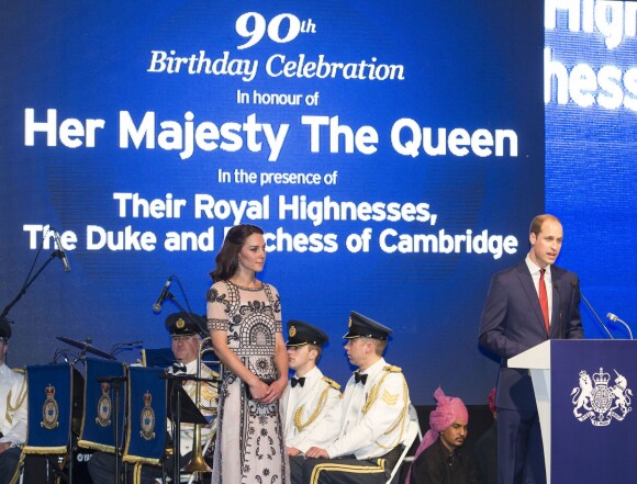 Le duc et la duchesse de Cambridge prenaient part le 11 avril 2016 à une garden party à la résidence du haut commissaire britannique à New Delhi au deuxième soir de leur tournée en Inde.
