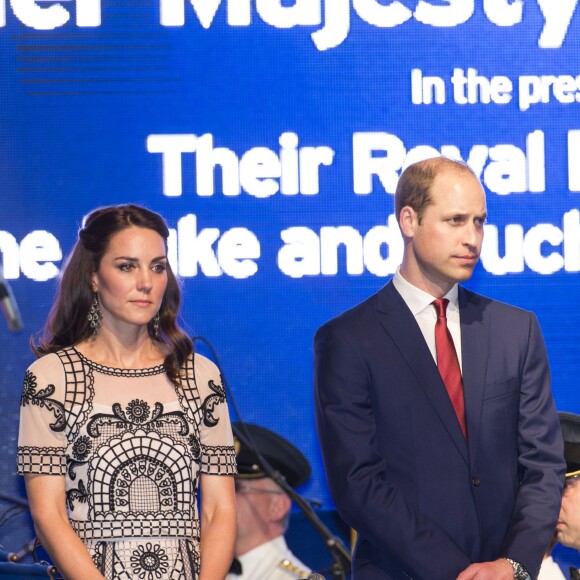 Le duc et la duchesse de Cambridge prenaient part le 11 avril 2016 à une garden party à la résidence du haut commissaire britannique à New Delhi au deuxième soir de leur tournée en Inde.