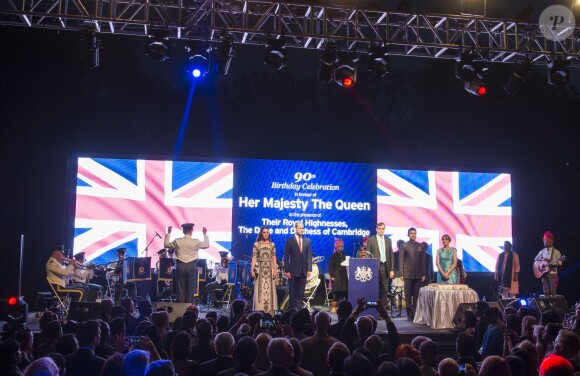 Le duc et la duchesse de Cambridge prenaient part le 11 avril 2016 à une garden party à la résidence du haut commissaire britannique à New Delhi au deuxième soir de leur tournée en Inde.