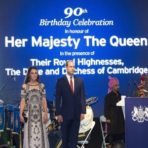 Le duc et la duchesse de Cambridge prenaient part le 11 avril 2016 à une garden party à la résidence du haut commissaire britannique à New Delhi au deuxième soir de leur tournée en Inde.