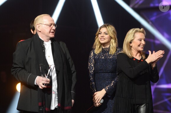 William Sheller, Louane et Véronique Sanson lors de la cérémonie des 31e Victoires de la Musique le 12 février 2016 à Paris