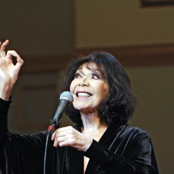 Juliette Greco en concert à Hambourg le 21 octobre 2015.