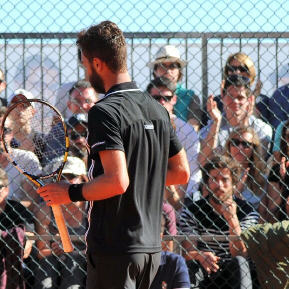 Semi-exclusif - Shy'm assistait au premier match de son compagnon Benoît Paire au Monte-Carlo Rolex Masters le 11 avril 2016 à Roquebrune-Cap-Martin. Le Français a battu en trois sets l'Espagnol Inigo Cervantes.