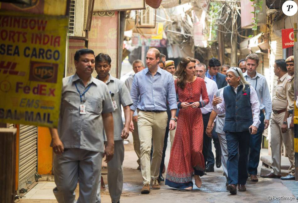 Le prince William et Kate Middleton (vêtue d'une robe ...