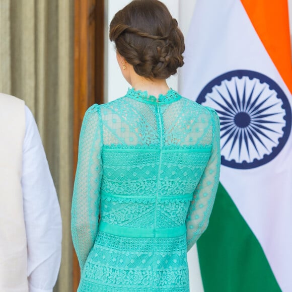 Kate Middleton était sensationnelle en Alice Temperley au côté du prince William pour leur rencontre avec le Premier ministre de l'Inde, Narendra Modi, le 12 avril 2016 à New Delhi, au troisième jour de leur tournée officielle et avant leur départ pour la parc national Kaziranga.