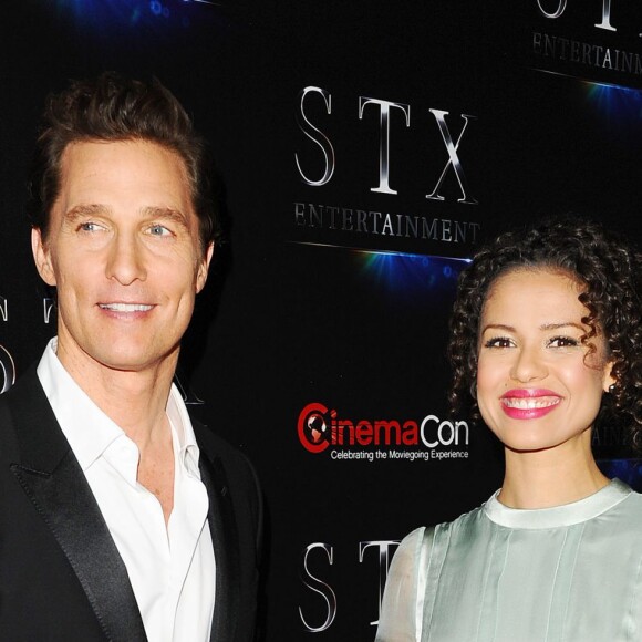 Matthew McConaughey et Gugu MbathaRaw lors de la présentation STX Entertainment The State Of The Industry Past, Present and Future au CinemaCon de Las Vegas, le 12 avril 2016.