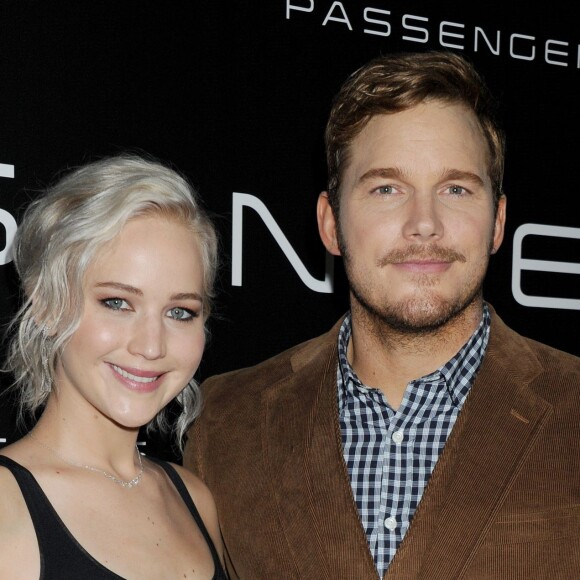 Jennifer Lawrence et Chris Pratt lors de la présentation Sony Pictures au CinemaCon de Las Vegas, le 12 avril 2016.