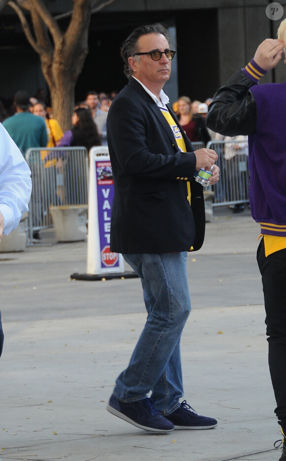 Andy Garcia arrive au Staples Center pour assister à la rencontre de NBA Los Angeles Lakers - Utah Jazz. Los Angeles, le 13 avril 2016.