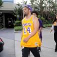 l'acteur O'Shea Jackson Jr. (fils d'Ice Cube) arrive au Staples Center pour assister à la rencontre de NBA Los Angeles Lakers - Utah Jazz. Los Angeles, le 13 avril 2016.
