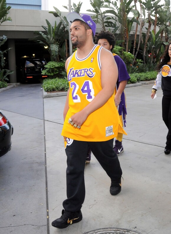 l'acteur O'Shea Jackson Jr. (fils d'Ice Cube) arrive au Staples Center pour assister à la rencontre de NBA Los Angeles Lakers - Utah Jazz. Los Angeles, le 13 avril 2016.