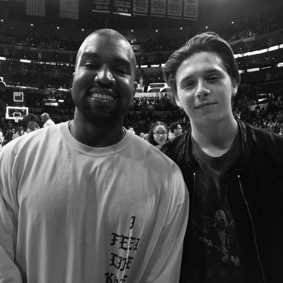 Kanye West et Brooklyn Beckham au Staples Center. Photo publiée le 13 avril 2016.