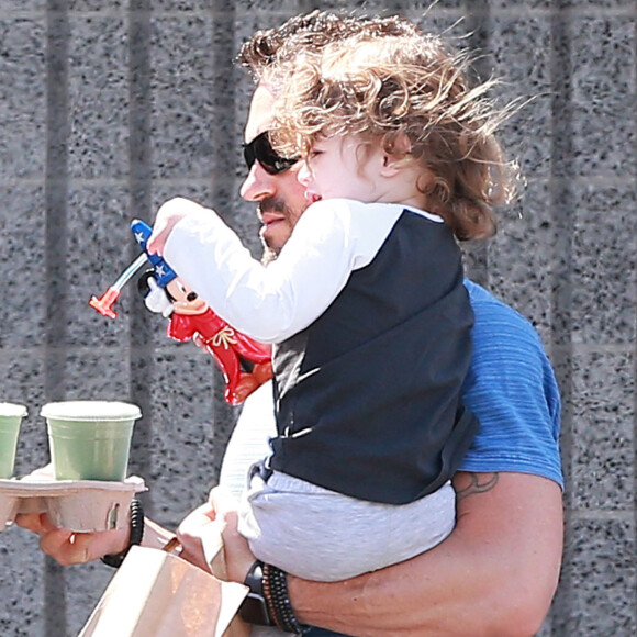 Brian Austin Green et son fils Bodhi à Santa Monica le 15 mars 2016 