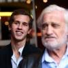 Victor Belmondo et son grand-père Jean-Paul Belmondo - Présentation du documentaire Belmondo par Belmondo au cinéma Pathé Bellecour lors de la 7e édition du Festival Lumière de Lyon le 13 octobre 2015. Le festival Lumière 2015 a programmé en avant-première le documentaire que Paul Belmondo a eu envie d'offrir à son père Jean-Paul.