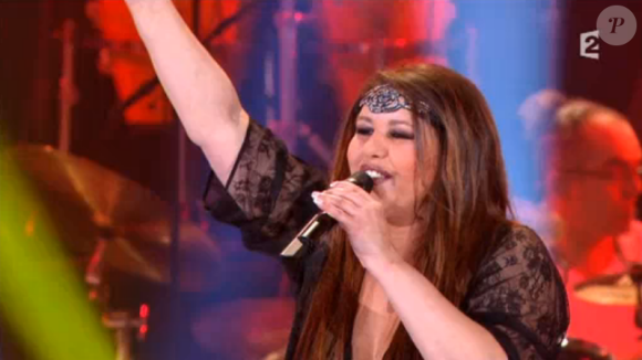 Nathalie Cardone sur le plateau des Années bonheur le 16 avril 2016 sur France 2.