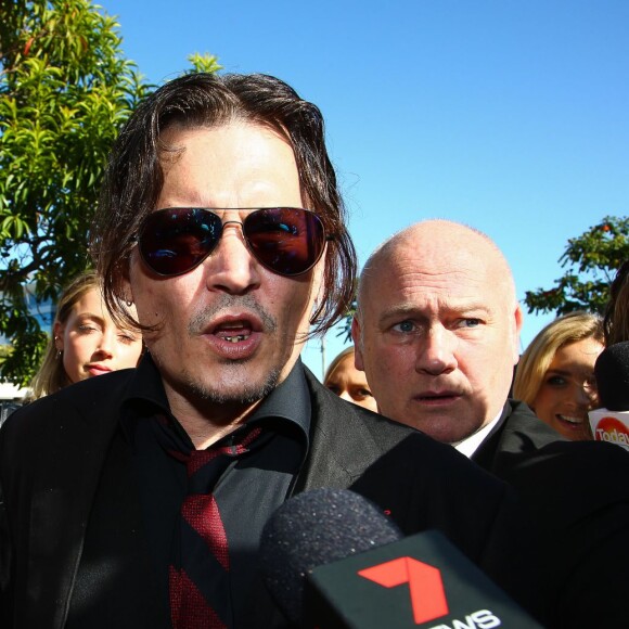 Johnny Depp et sa femme Amber Heard arrivent au tribunal de Southport, Australie, le 18 avril 2016.