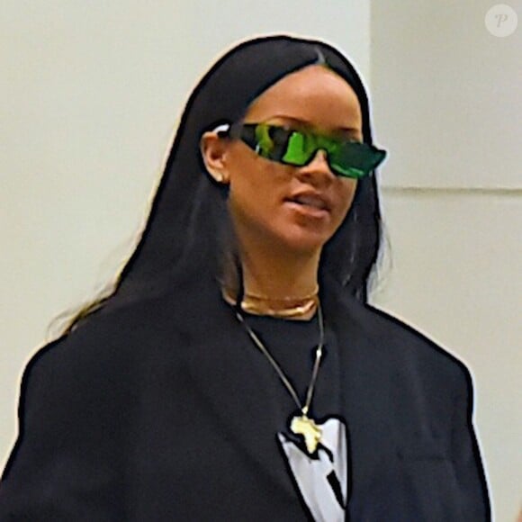 Rihanna quitte les studios d'enregistrement de New York le 31 Mars 2016. © CPA/BESTIMAGE