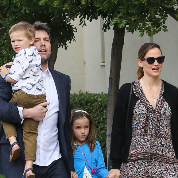 Ben Affleck, Jennifer Garner et leurs enfants à Los Angeles le 27 mars 2016