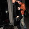 Le chanteur Adam Levine et sa femme Behati Prinsloo sortent du Craig's Restaurant de West Hollywood à Los Angeles le 27 novembre 2015.