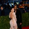 Kim Kardashian son mari Kanye West lors de la Soirée Costume Institute Gala 2015 (Met Ball) au Metropolitan Museum célébrant l'ouverture de Chine: à travers le miroir à New York, le 4 mai 2015.