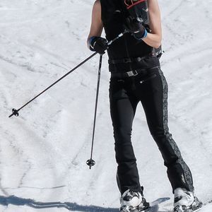 Kate Hudson en vacances avec ses fils Ryder et Bingham dans la station de ski de Vail, le 7 avril 2016