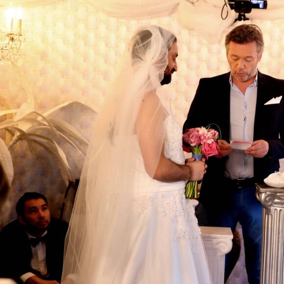 Exclusif -  Mariage de Cyril Hanouna avec Camille Combal dans la Little White Wedding Chapel de Las Vegas le 2 avril 2016.