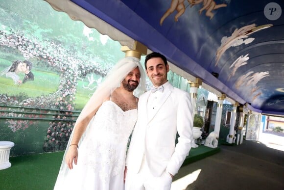 Exclusif - Mariage de Cyril Hanouna avec son Camille Combal dans la Little White Wedding Chapel de Las Vegas le 2 avril 2016.