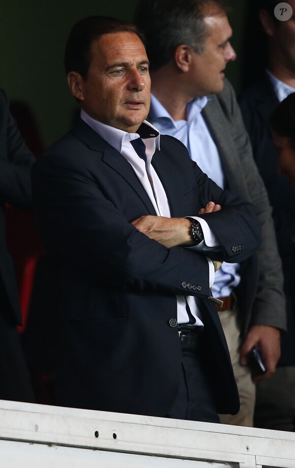 Eric Besson au match PSG-Barcelone au parc des princes à Paris le 30 septembre 2014