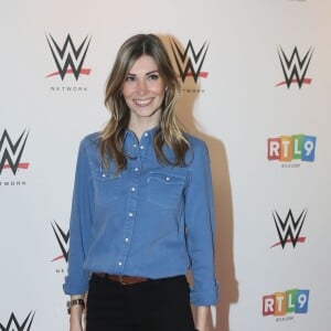 Alexandra Rosenfeld, dans les coulisses du combat de catch WWE LIVE Revenge à l'AccorHotels Arena à Paris, le 22 avril 2016.