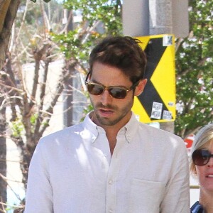 Jennie Garth et son mari David Abrams se rendent dans la boutique Marshall avant d'aller déjeuner à Los Angeles, le 22 avril 2016.