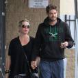 Exclusif - Jennie Garth et son mari Dave Abrams sont allés faire un massage en amoureux à Los Angeles, le 16 octobre 2015