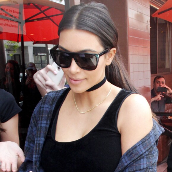 Kim Kardashian est allée déjeuner avec son frère Rob Kardashian et sa fiancée Blac Chyna à Beverly Hills, le 26 avril 2016