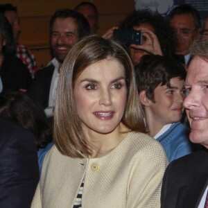 La reine Letizia d'Espagne présidait la cérémonie d'annonce du lauréat du Prix Fondation Princesse de Gérone 2016 dans la catégorie Entité, le 26 avril 2016 à Madrid.