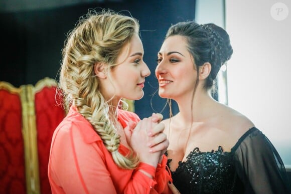 Exclusif - Megan Lanquar et Victoria - Backstage du tournage du clip "De mes propres ailes" du groupe "Les 3 mousquetaires". Le 12 avril 2016 © Andred / Bestimage