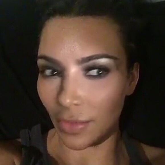 Kim Kardashian s'amusant sur Snapchat.